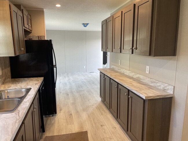Foto del edificio - 17 Meadowlark Ln