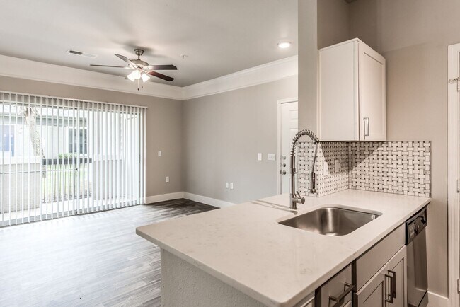 Foto del edificio - Stylish Living with 1 Month Free Rent!