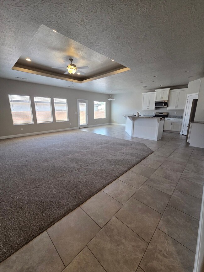 Building Photo - 2726 E 430 N