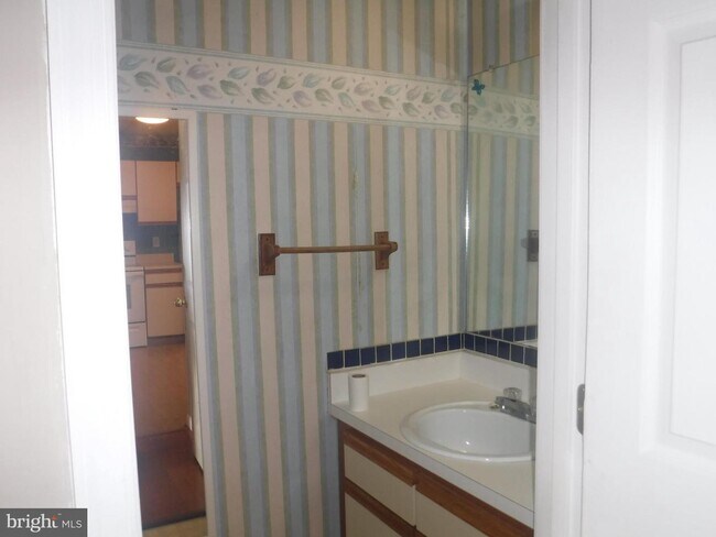 Foto del edificio - 821 Commons Ln