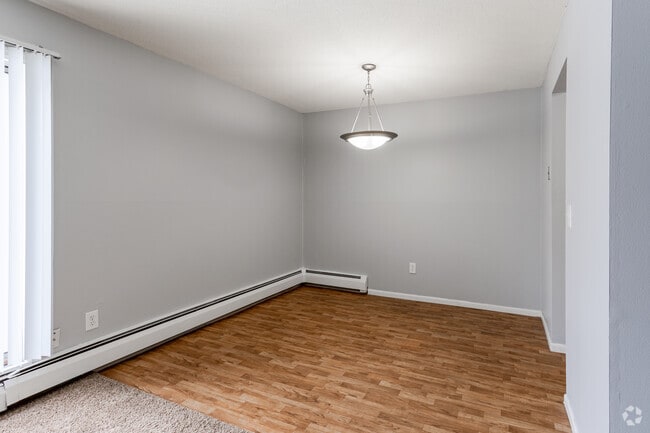 2HAB, 1BA - Chanhassen Village