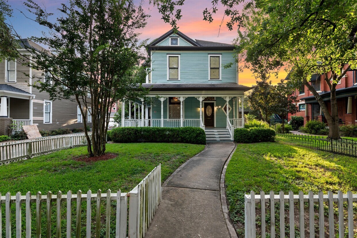 Foto principal - 1007 Heights Blvd
