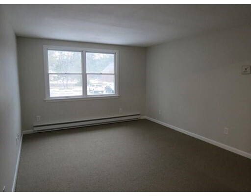 Building Photo - 866 Haverhill St