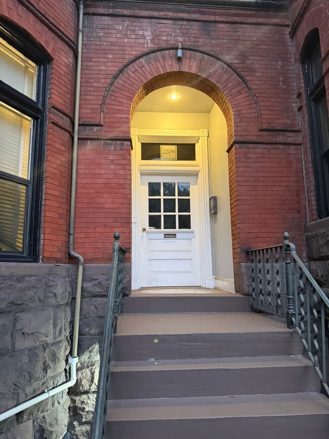 Building Photo - 2209 Washington Cir NW