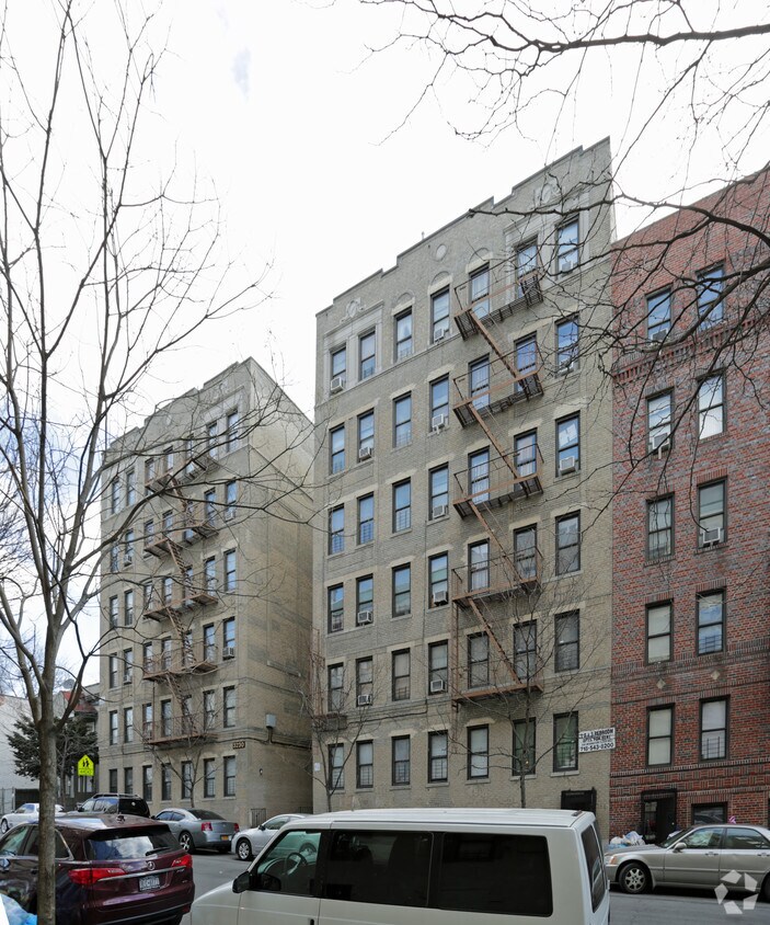 Building Photo - The Silver Linden