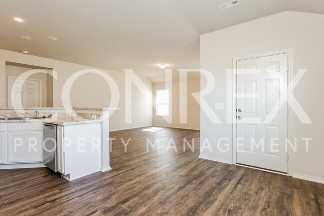 Building Photo - Gorgeous 3 bedroom, 2 bathroom home