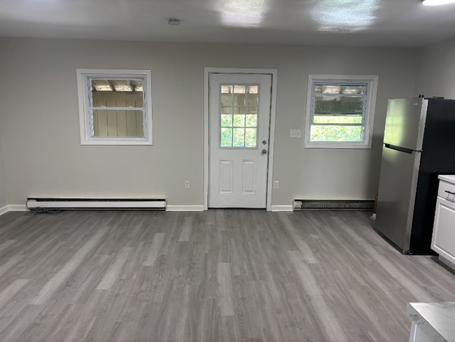 Building Photo - 2-4-4 N Liberty Ave