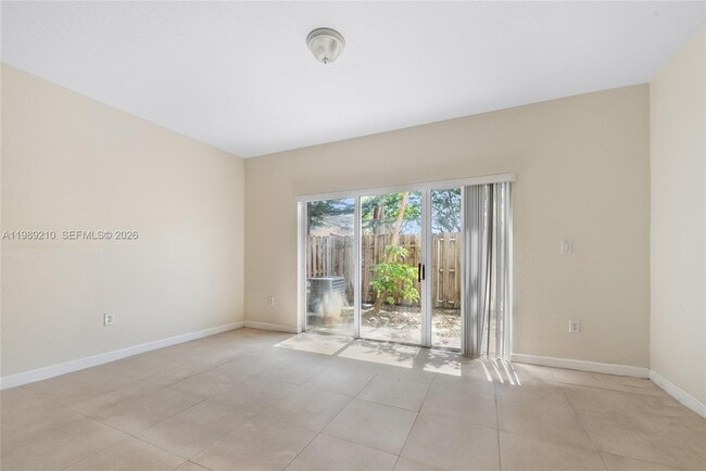 Building Photo - 3360 NE 14th Dr