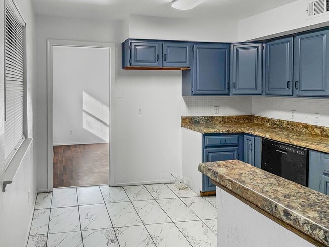 Building Photo - GREAT HOUSE IN AN EXCELLENT LOCATION. Beau...