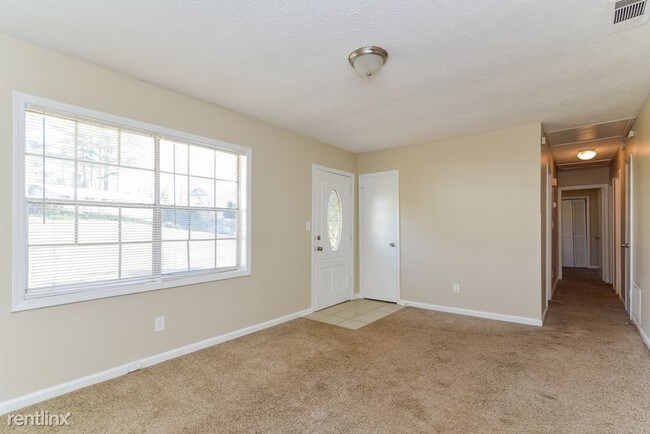 Building Photo - 3 br, 1 bath House - 2851 Britt Dr