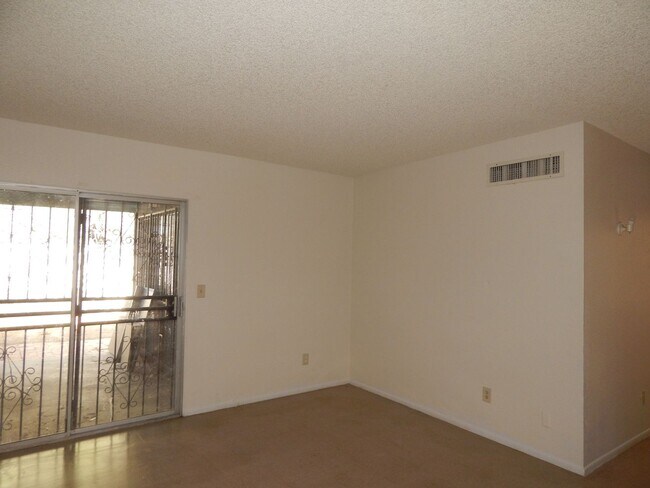 Building Photo - 117 E Laguna St