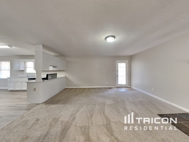 Foto del edificio - 220 Cypress Cir
