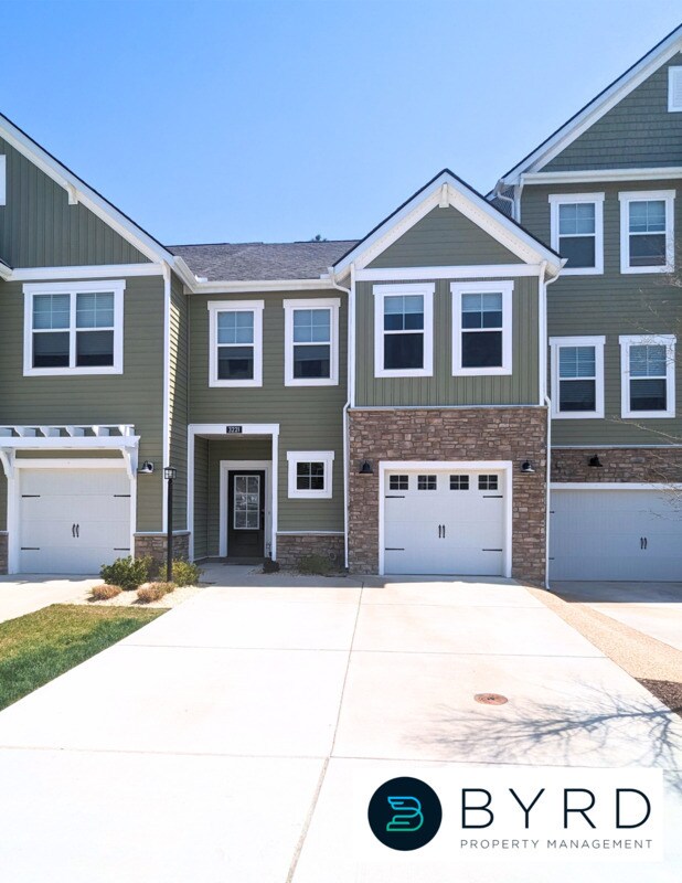 Primary Photo - 3221 Gannet Ln