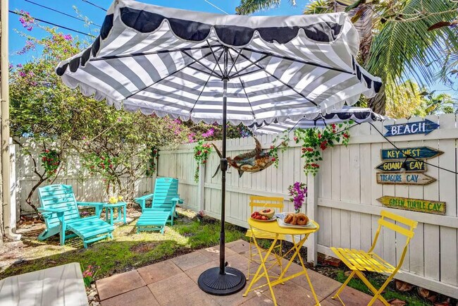 Building Photo - 516 28th St