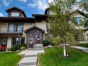 Building Photo - 602-662 62 St SW