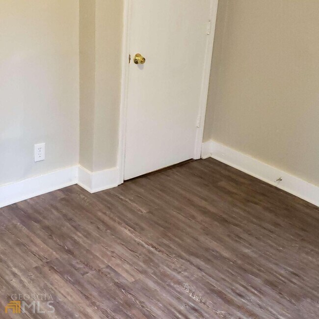 Foto del edificio - 1392 Nash Rd NW