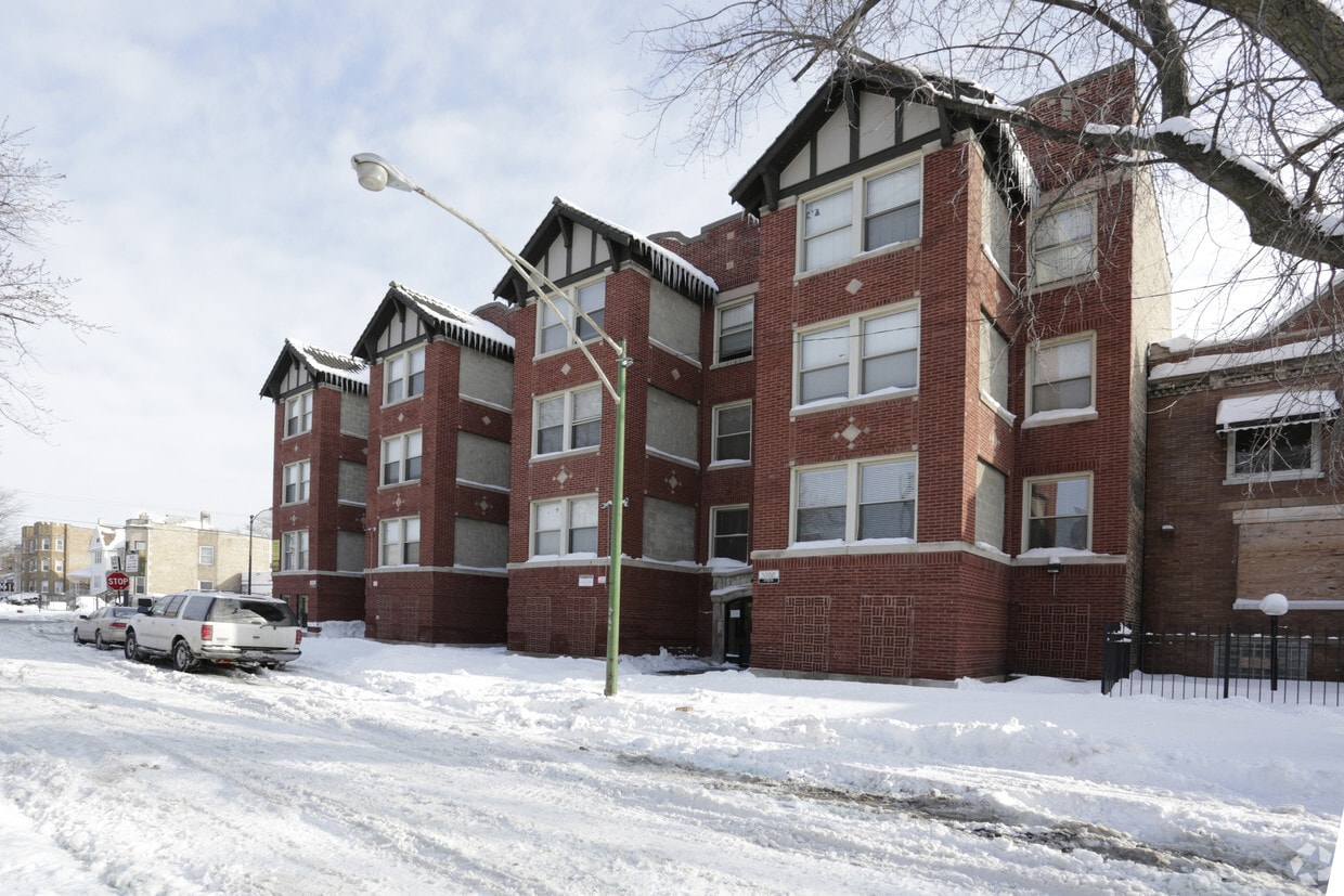 Building Photo - 6901-6911 S Prairie Ave