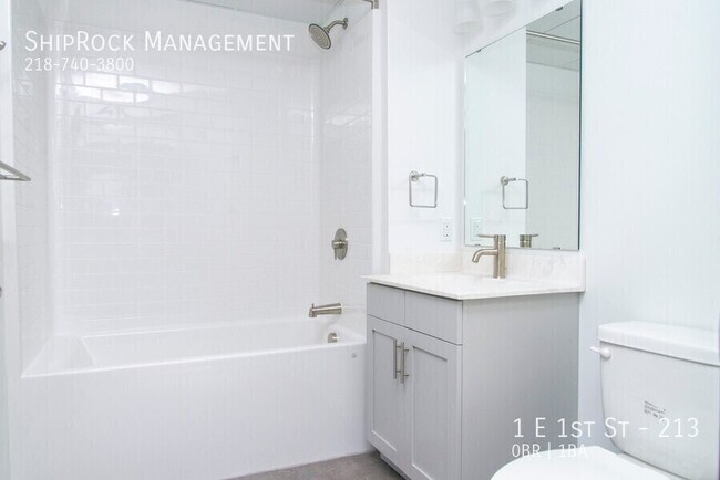 Foto del edificio - 1 E 1st St