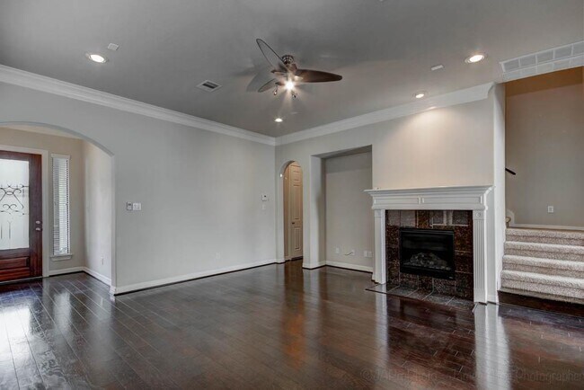 Building Photo - 11623 Royal Oaks View