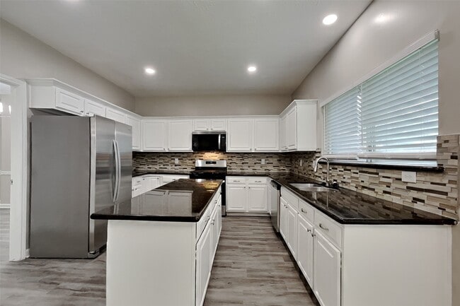 Building Photo - 16306 Ash Point Ln