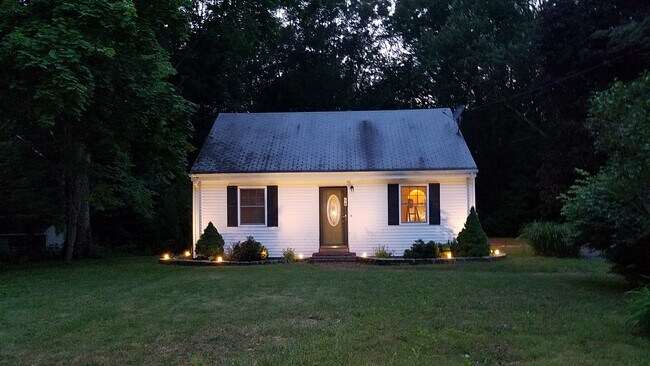 Foto del edificio - 68 Blatchley Ave