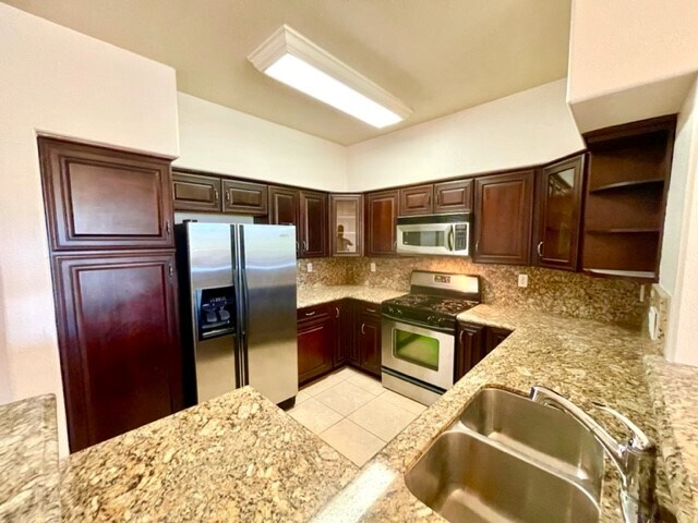 Foto del edificio - 12372 Carmel Country Rd