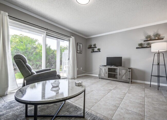 Foto del edificio - 603 Shorewood Dr