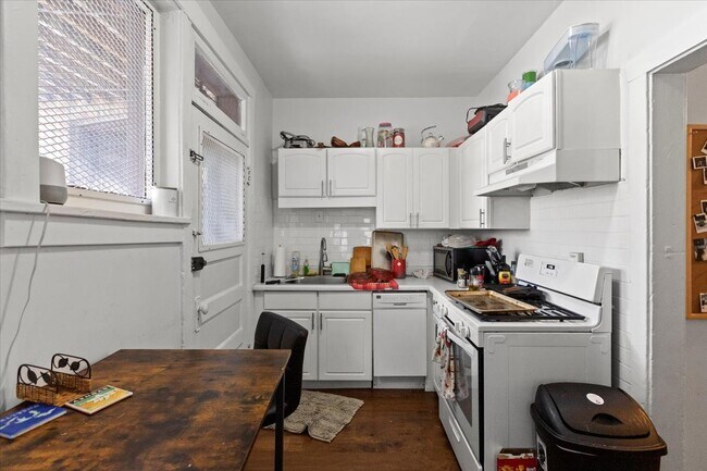 Foto del edificio - 444 W Arlington Pl