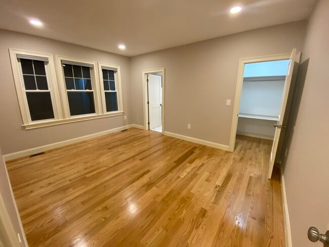 Foto del edificio - 583 Highland Ave