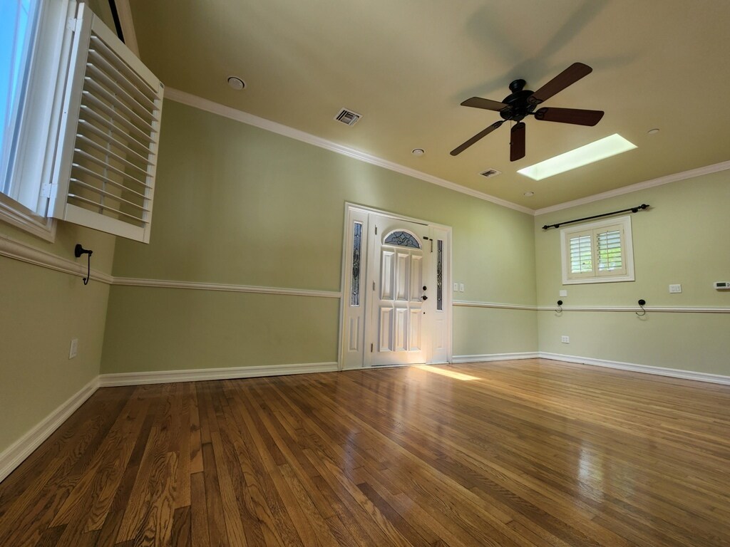 Living Room - 3930 La Crescenta Ave