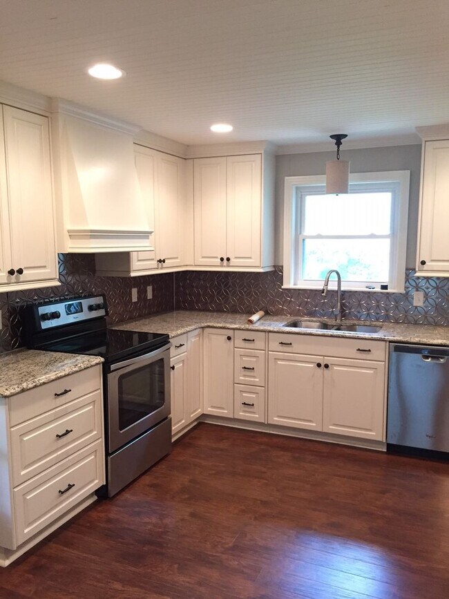 Foto del edificio - 1218 W White Oak Dr