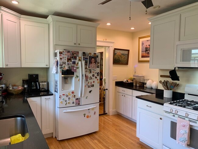 Foto del edificio - 1045 Adams St