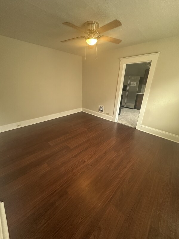 Building Photo - 2406 Searsdale Ave