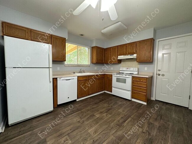 Foto del edificio - 7152 S Washington St