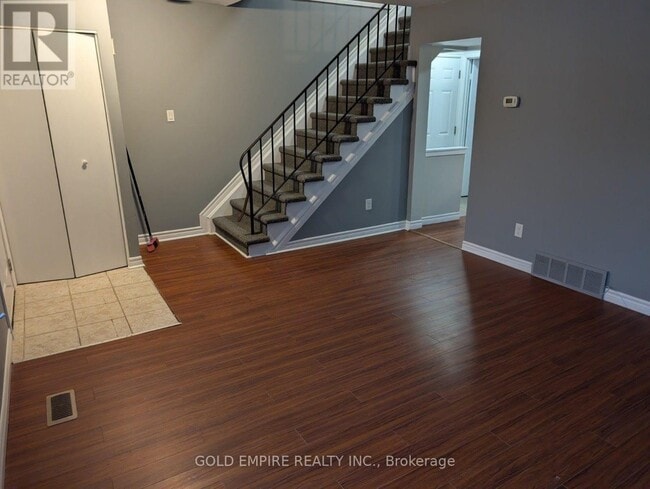 Building Photo - 105 Augusta Crescent