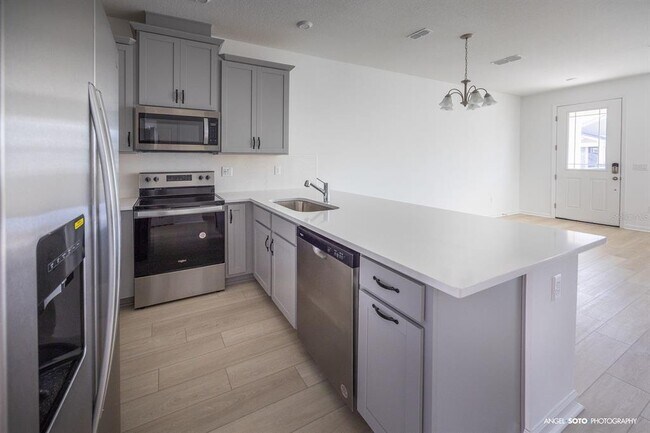 Building Photo - 7810 Clove Hitch Wy