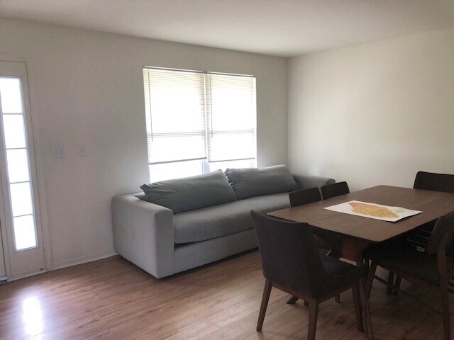 Foto del edificio - 900 Heartland Park Ln