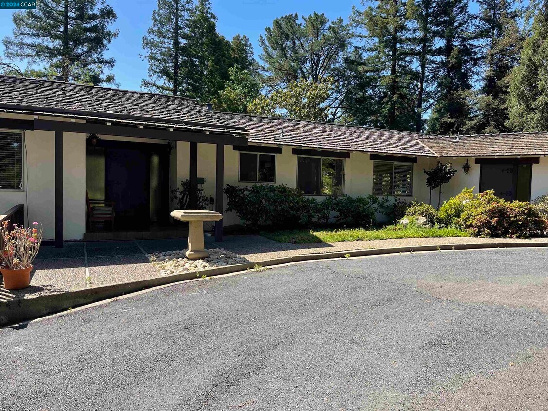 Primary Photo - 6530 Marsh Creek Rd