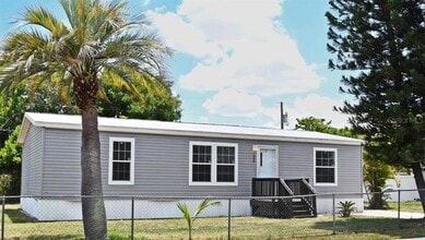 Building Photo - 7500 Sabre St