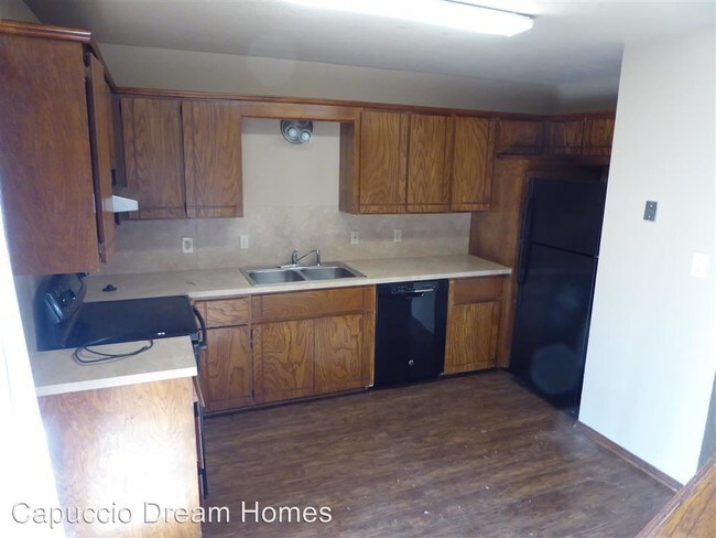 Building Photo - 921 NE Tortoise Dr