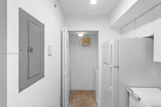 Foto del edificio - 11177 SW 8th St