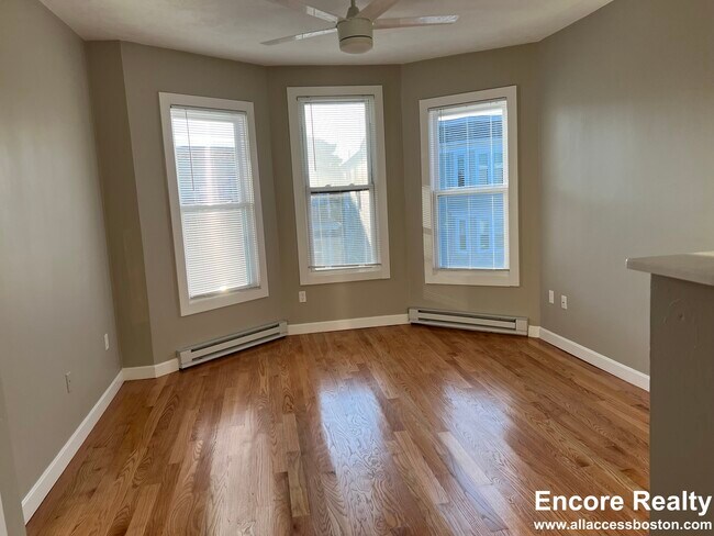 Foto del edificio - 1084 Dorchester Ave