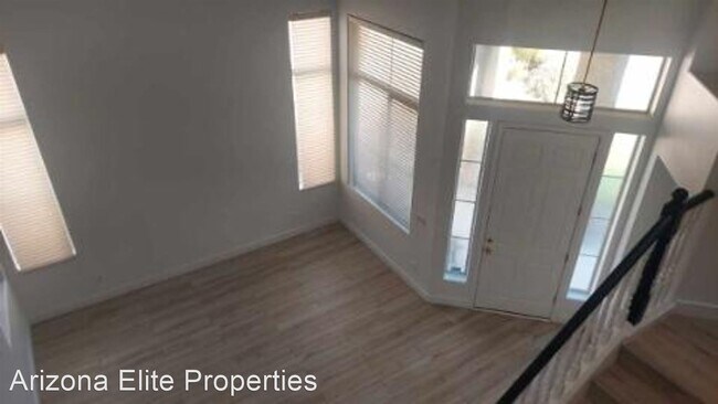 Building Photo - 3 br, 2.5 bath House - 860 N Cambridge Place
