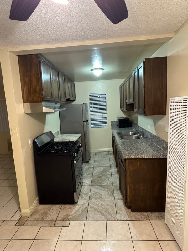 Photo - 1193 N Ardmore Ave Apartment