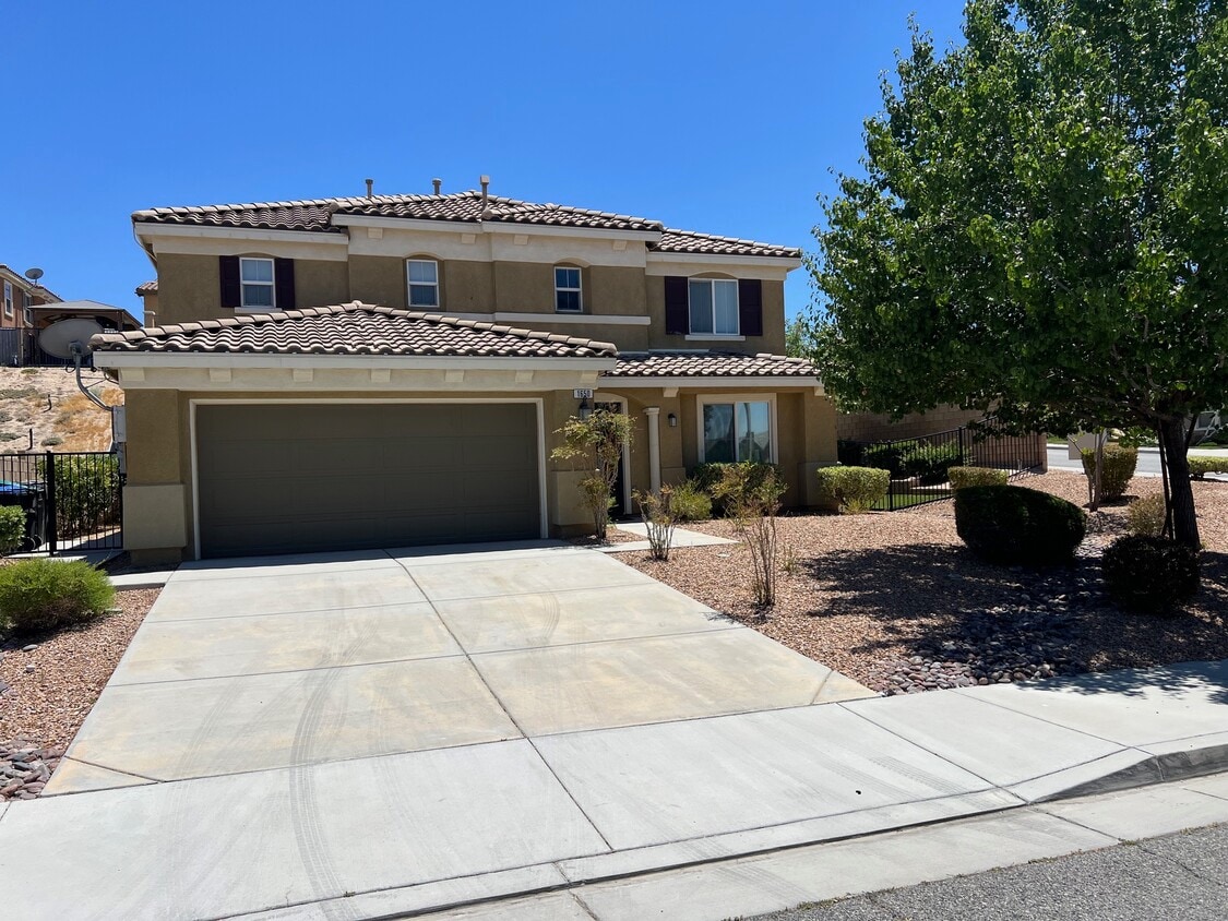 Foto principal - 1650 Balinese Ct
