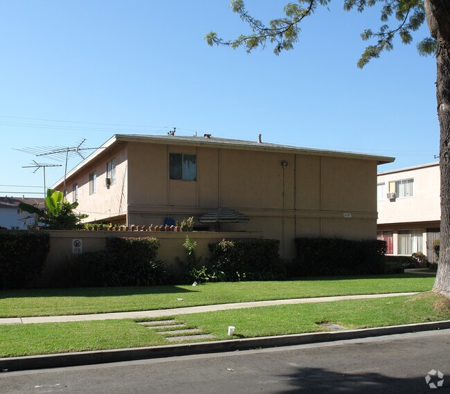 Building Photo - 14301 Village Way