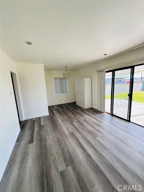 Building Photo - 5125 N Nearglen Ave