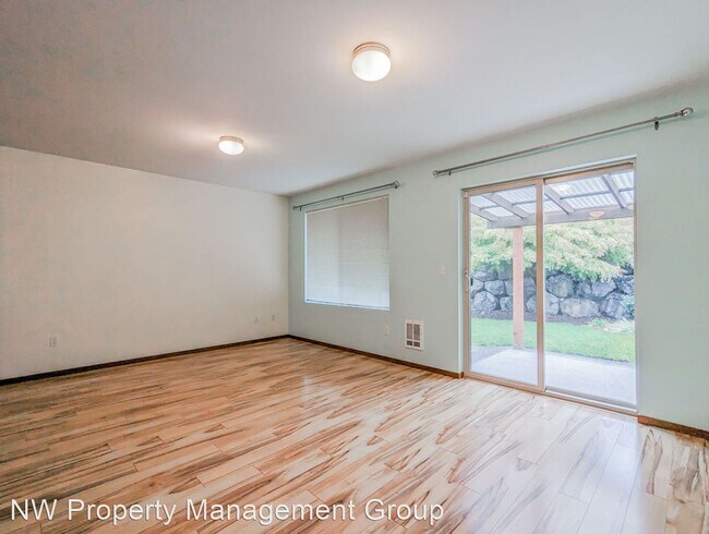 Building Photo - 2 br, 2.5 bath House - 4009 82nd Avenue NE