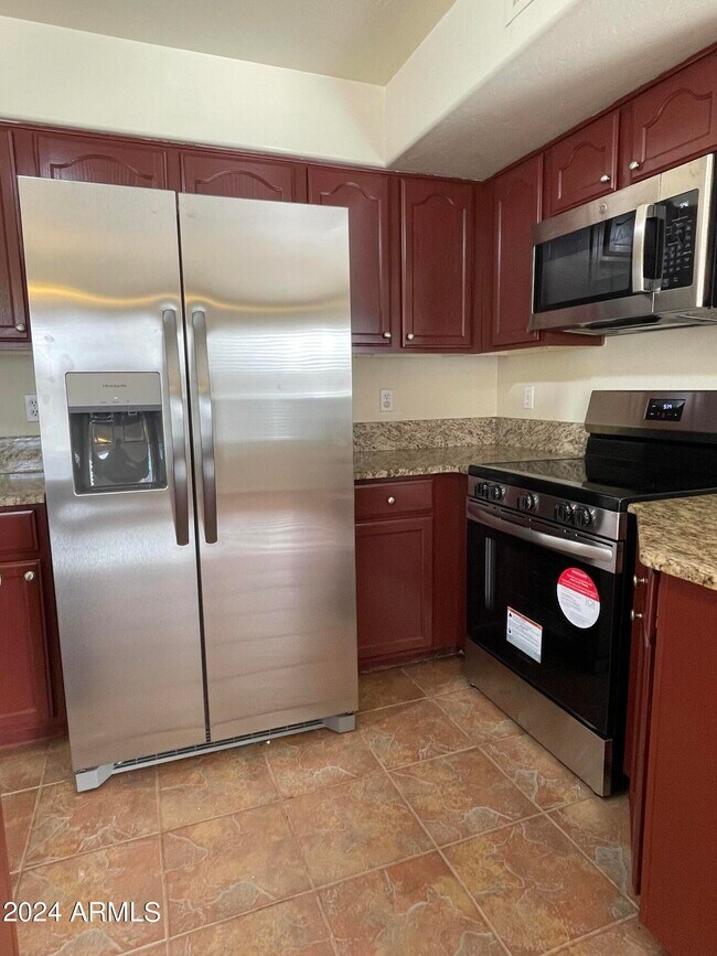 Building Photo - 1702 E Blackhawk Dr