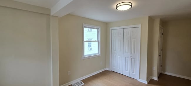 Building Photo - 207 E Main St